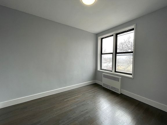 3rd image of 47-20 40th St #3A