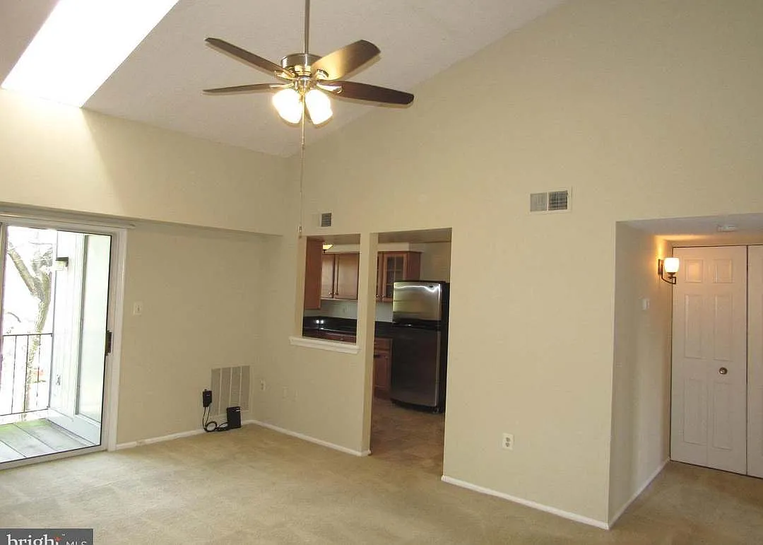 2 bed, 851 sqft, $2,499 — Photo 2