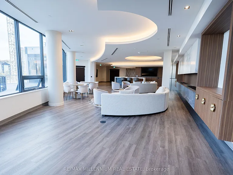 5105 Hurontario St #Penthouse 2 — Photo 25
