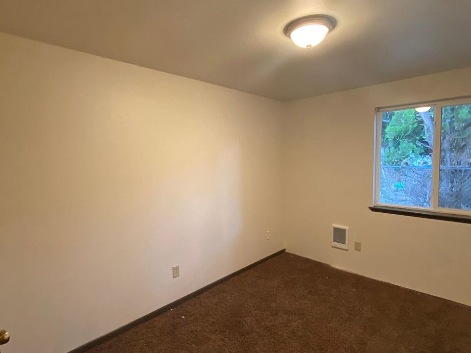 2nd image of 108 S 10th St