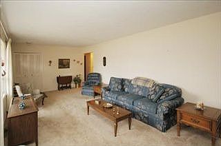 4th image of 335 Arcadia Blvd