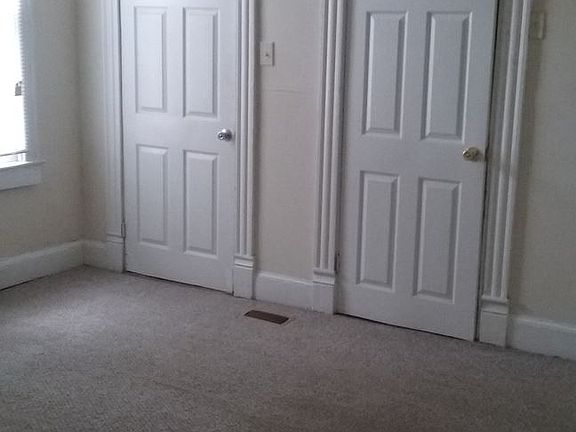 5th image of 1033 Crawford Pkwy #1