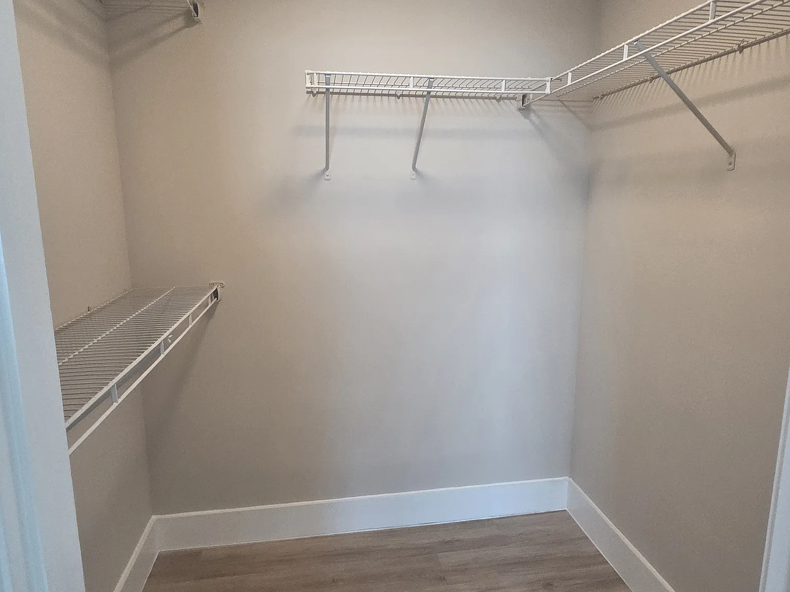 2 bed, 1009 sqft, $3,715 — Photo 3