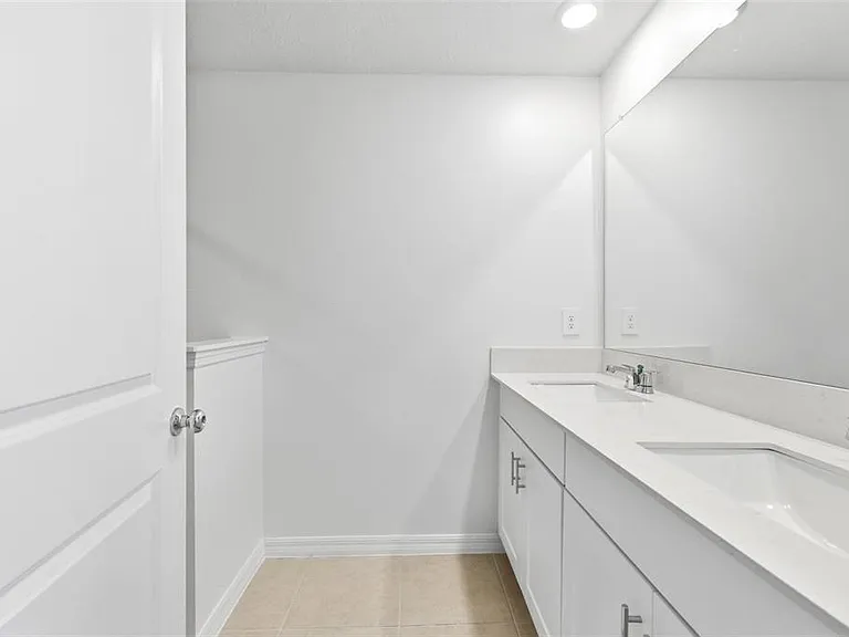 9851 Feaster Dr — Photo 43