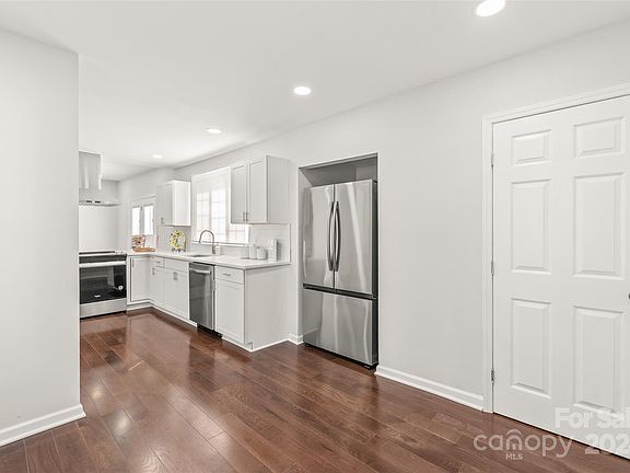2nd image of 909 W Mauney Ave