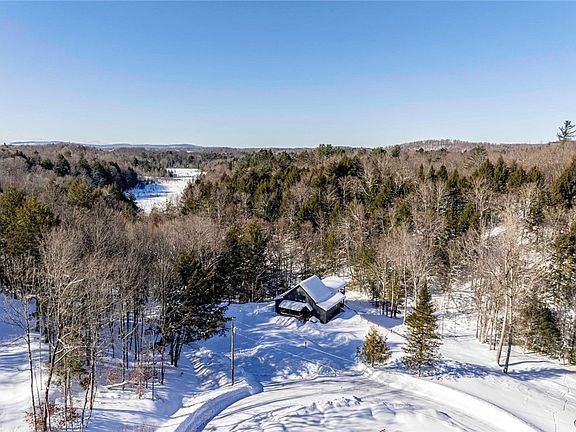 3rd image of 20 Bear View Dr