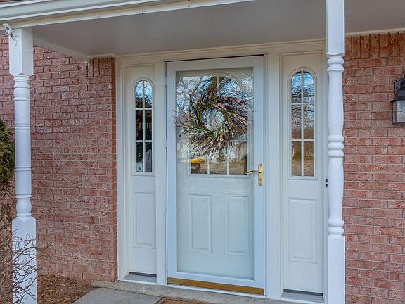 3rd image of 5452 Amber Dr