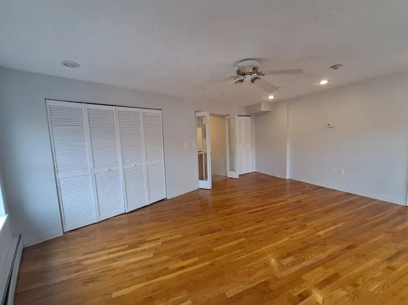 21 Moon St #11, Boston, MA 02113