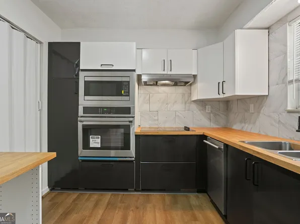 6584 Sleepy Hollow Ln, Morrow, GA 30260