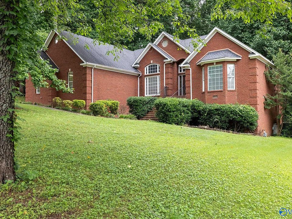 1st image of 313 Mossy Oak Dr