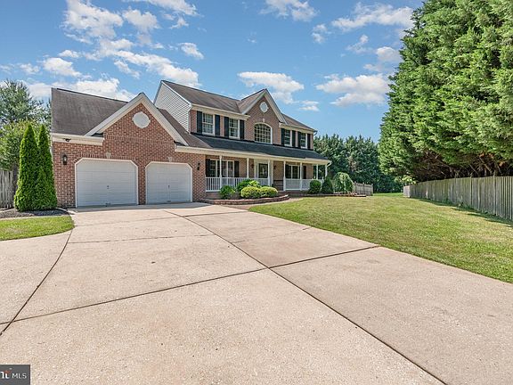 3rd image of 54 N Forest Dr