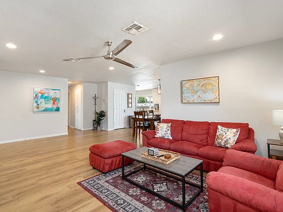 4th image of 8632 E Columbus Ave