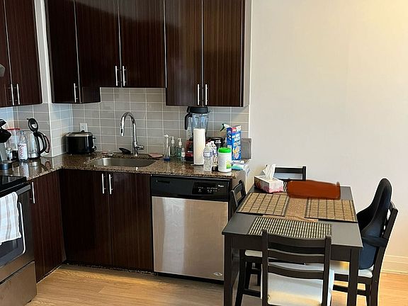3rd image of 85 N Park Rd #907