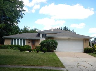 18W314 Holly Ave, Darien, IL
