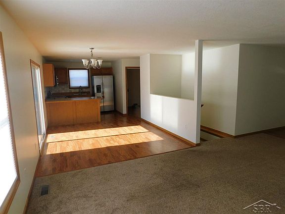 5th image of 2522 Meadowdale Dr