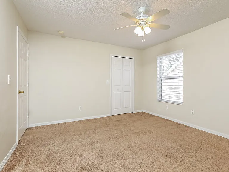 4208 Forest Island Dr — Photo 8
