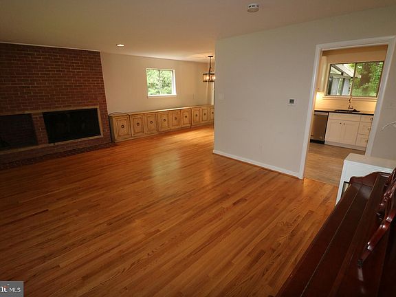 4th image of 7924 Maryknoll Ave