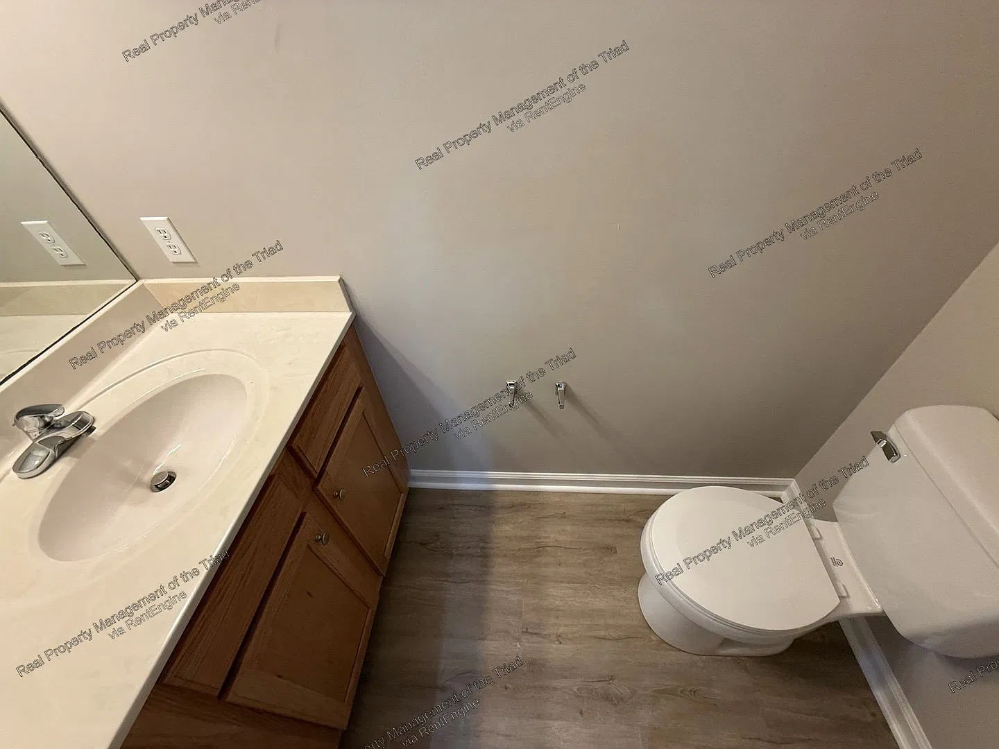 2 bed, 2.5 bath, 1026 sqft, $1,495 — Photo 4