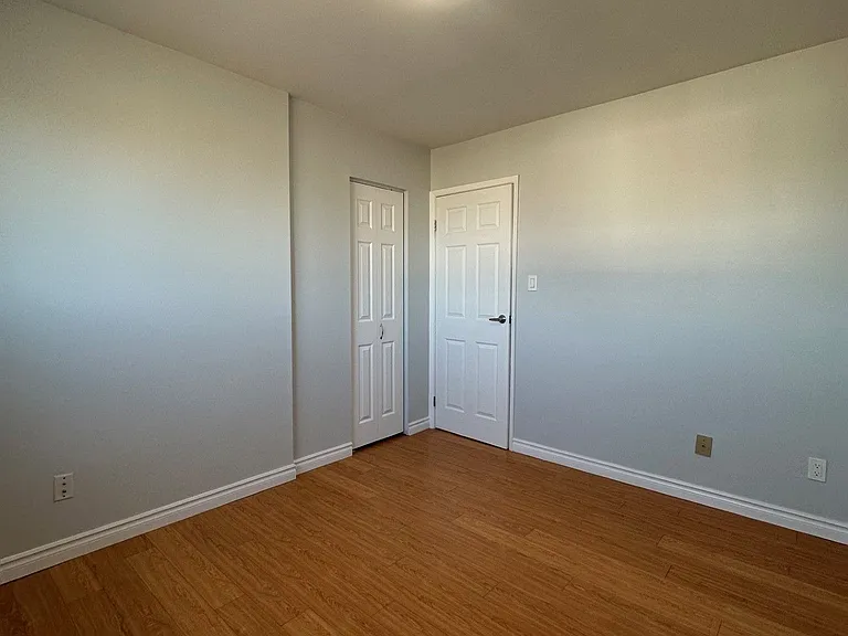 15 Mowat Blvd #14 — Photo 9