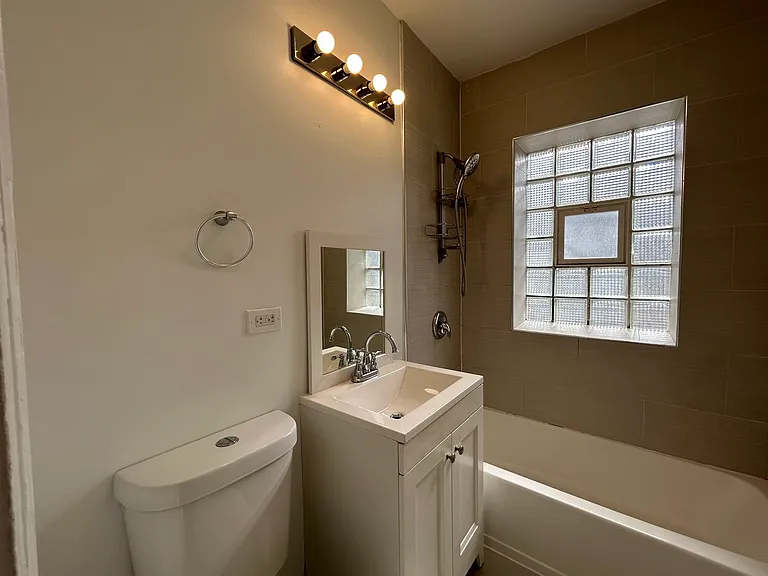 3018 N Karlov Ave #1 — Photo 7