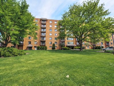 1747 W Crystal Ln Unit 210, Mount Prospect, IL, 60056