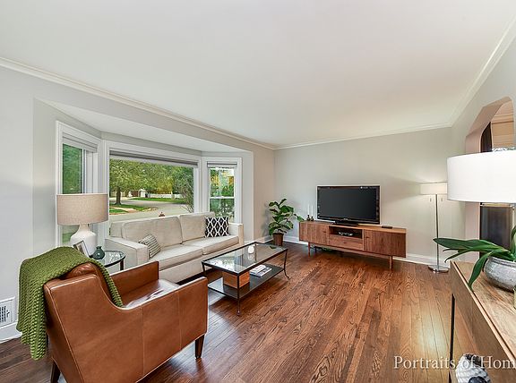 3rd image of 9956 S Trumbull Ave