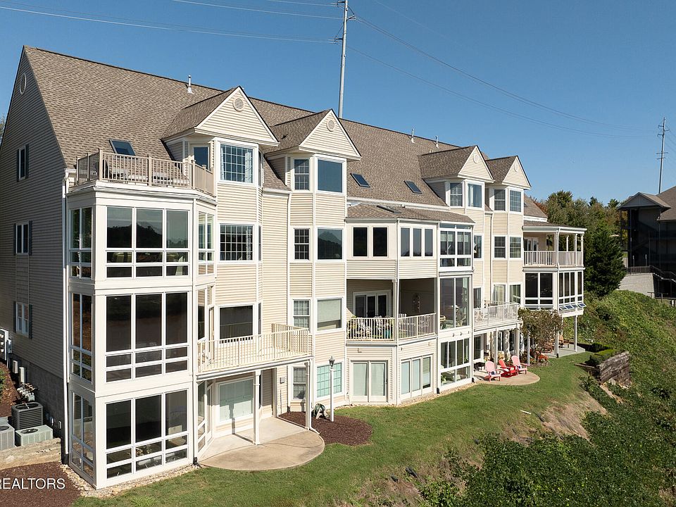 1st image of 554 Riverfront Way