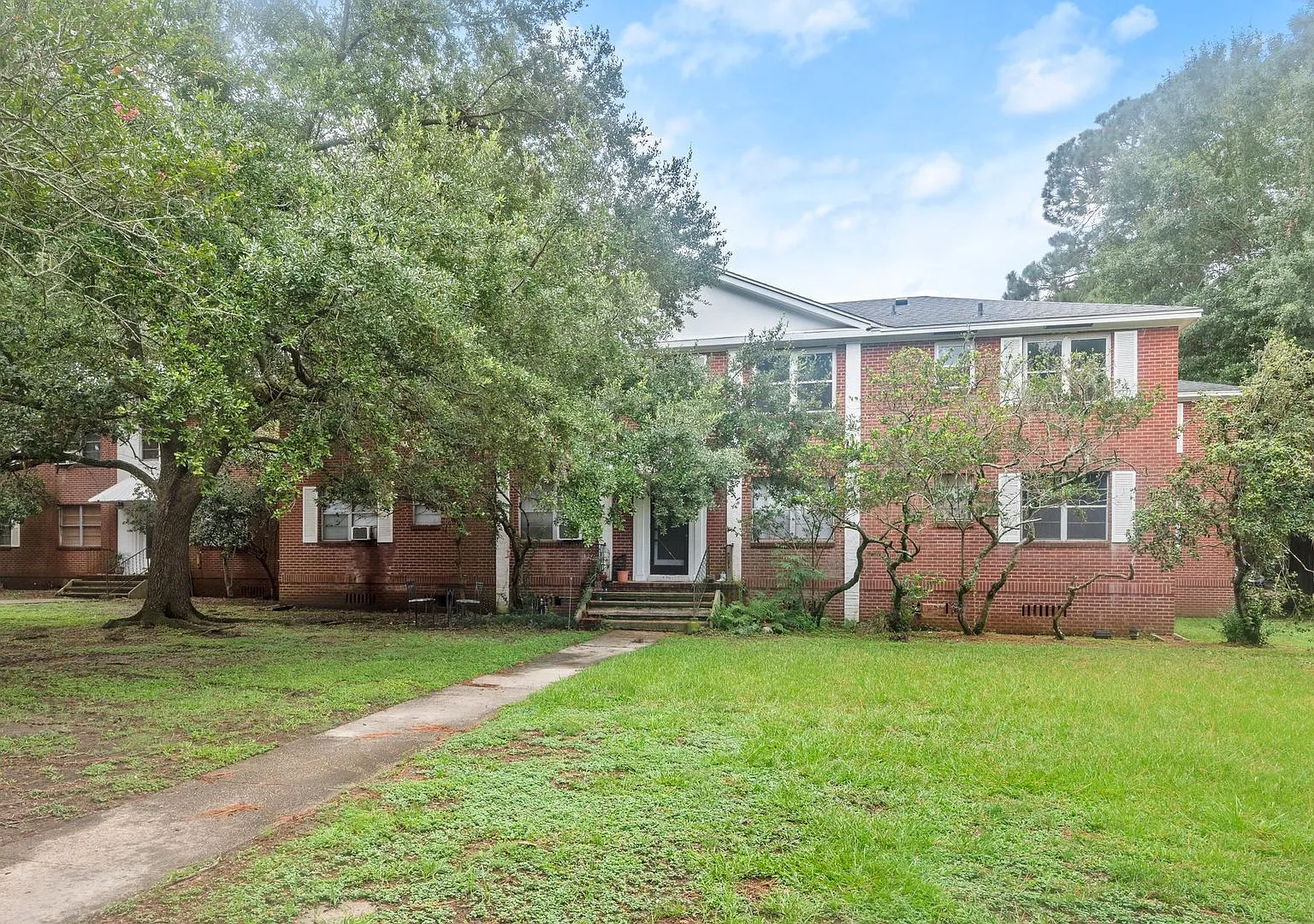 Renovated 2 bedroom, 1 bath Mid City condo! — Photo 2