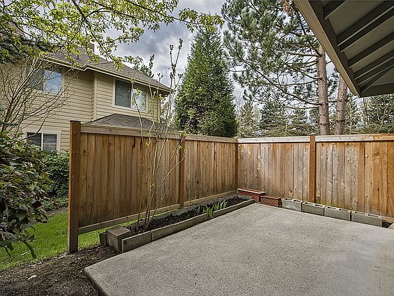 3rd image of 16028 NE 94th Way #904