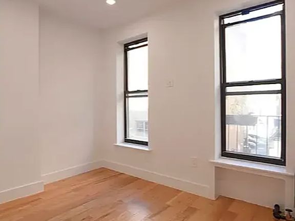 5th image of 247 Mulberry St #Sw