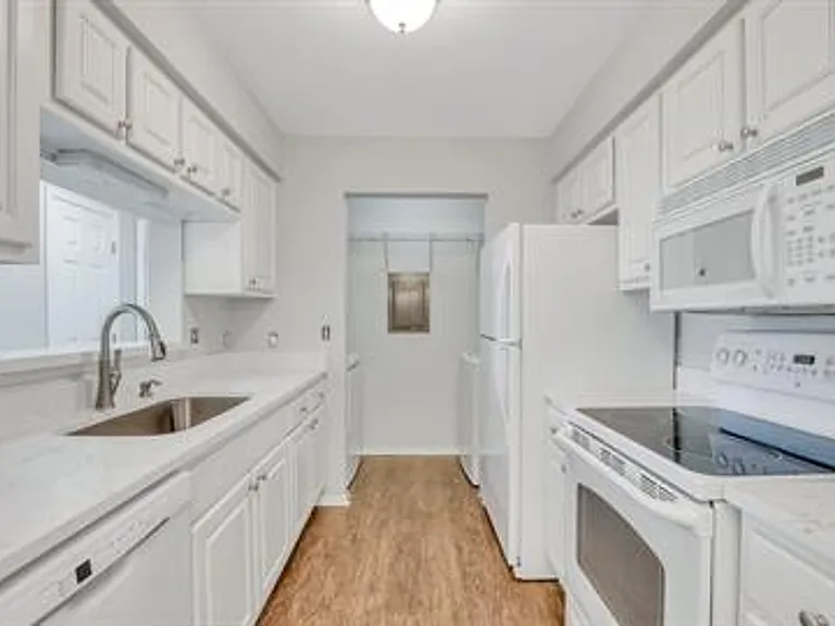 12300 Apache Ave #111 — Photo 17