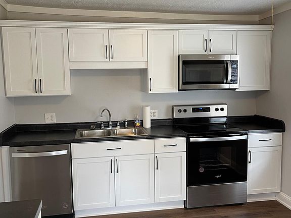 3rd image of 90 E Neff Ave