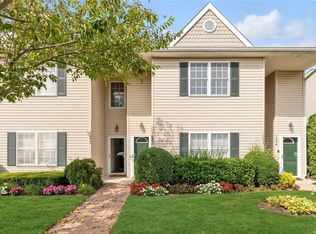 1052 Savoy Dr, Melville, NY 11747