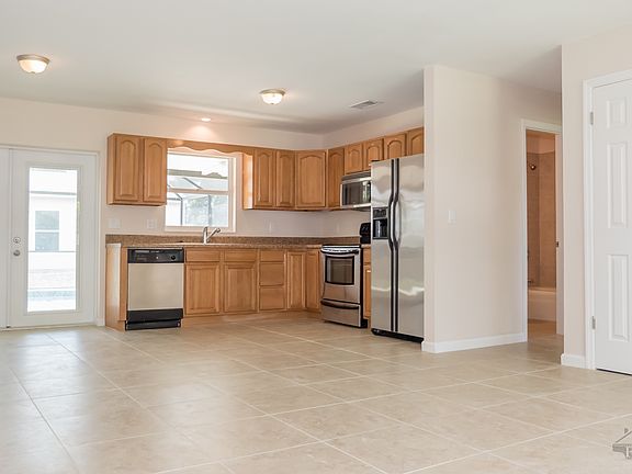 3rd image of 5720 28th Avenue Dr E