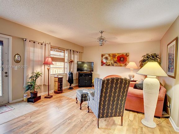 3rd image of 293 Mansfield Dr #293-G