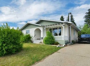 22 SW Blackstone Ave, Lacombe, AB T4L1P7