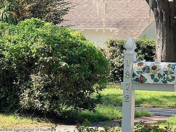 3rd image of 1872 Linden Rd