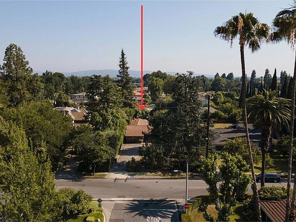 4th image of 36 E Longden Ave