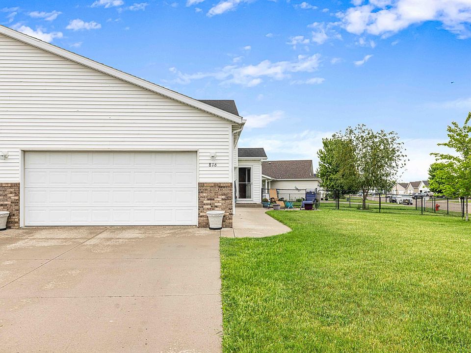 1st image of 816 Woodbridge Cir