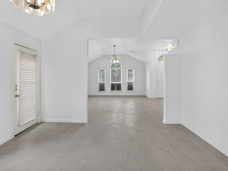 7016 Snowivy Ct — Photo 10