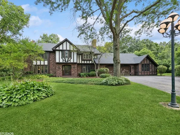 4655 Celano Dr, Libertyville, IL 60048