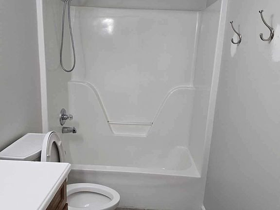 2nd bathroom