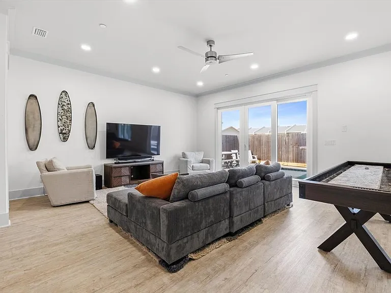 8320 Surf Dr — Photo 10