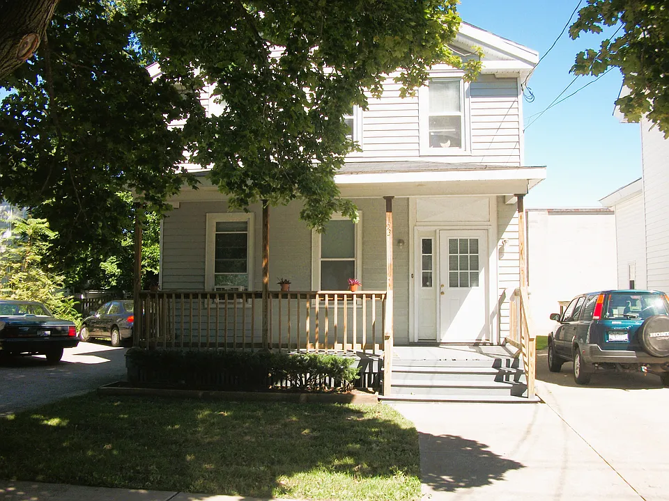 93 W 6th St