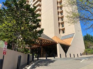 1301 N Courthouse Rd APT 1803, Arlington, VA 22201