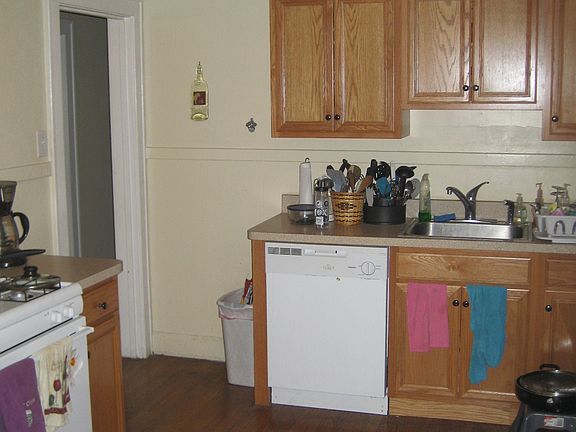 2nd image of 106 S Lake Ave APT 1