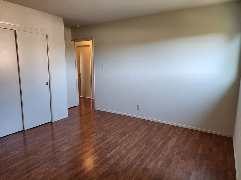 16445 Kent Ave #G — Photo 14
