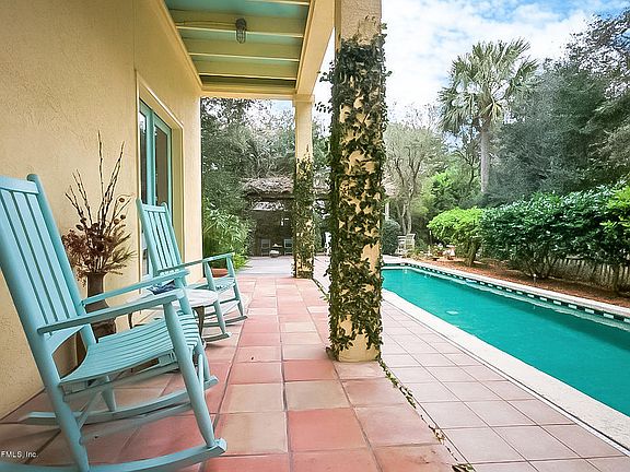 5th image of 83 Garden Ct