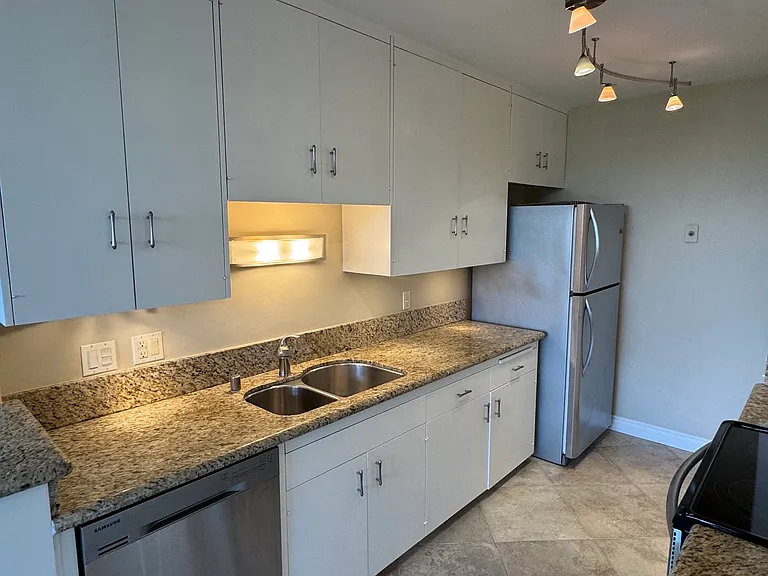 2701 2nd Ave #203 — Photo 8