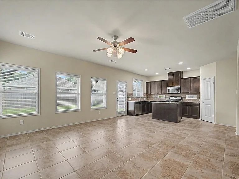 18319 Amalfi Coast Dr — Photo 11
